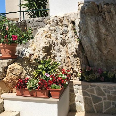 Apartments Tonkita With Jacuzzi Makarska Eksteriør billede