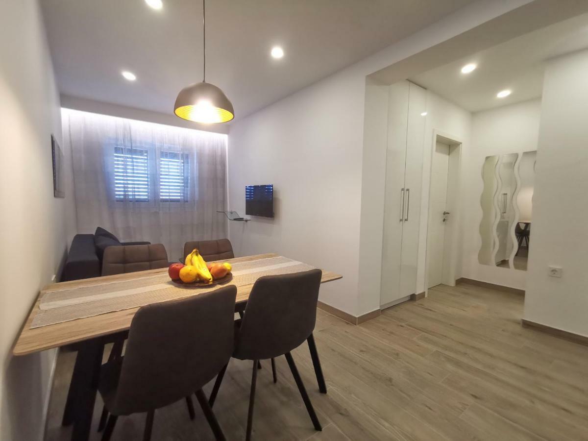 Apartments Tonkita With Jacuzzi Makarska Eksteriør billede