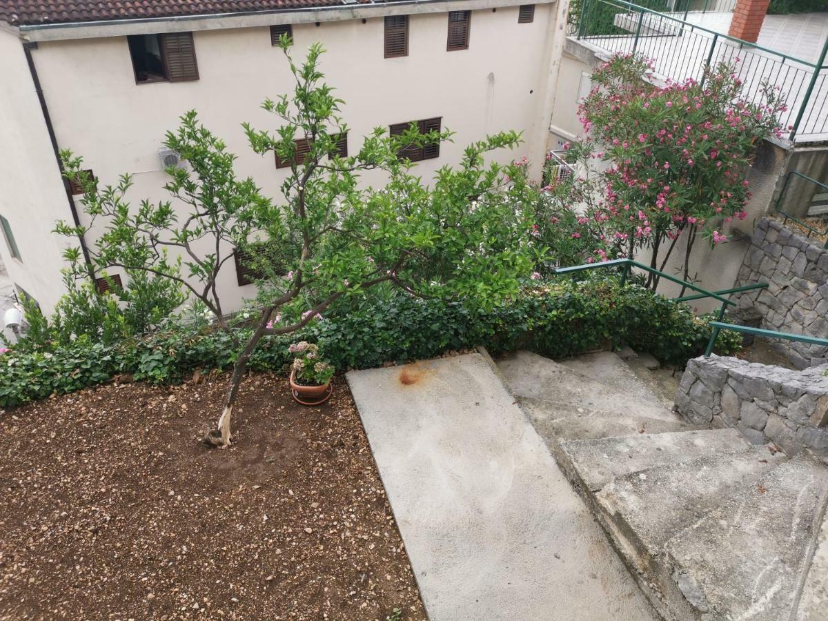 Apartments Tonkita With Jacuzzi Makarska Eksteriør billede