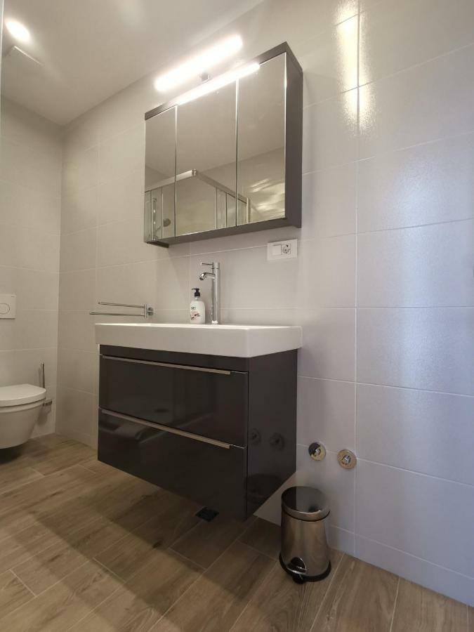 Apartments Tonkita With Jacuzzi Makarska Eksteriør billede
