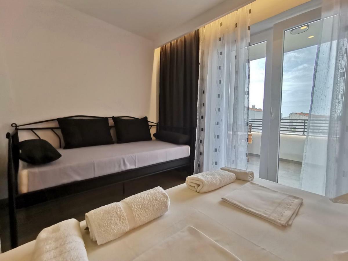 Apartments Tonkita With Jacuzzi Makarska Eksteriør billede