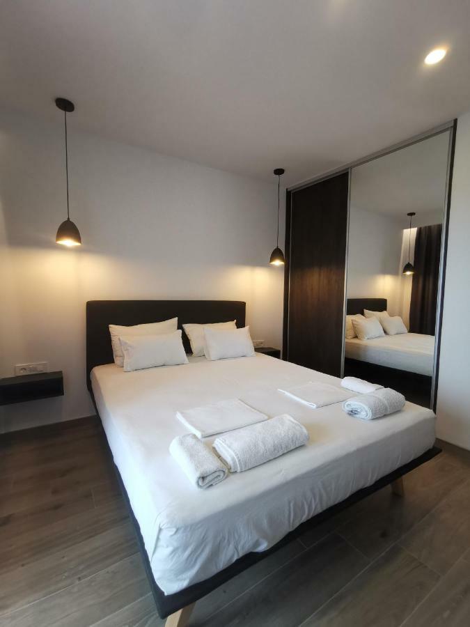 Apartments Tonkita With Jacuzzi Makarska Eksteriør billede