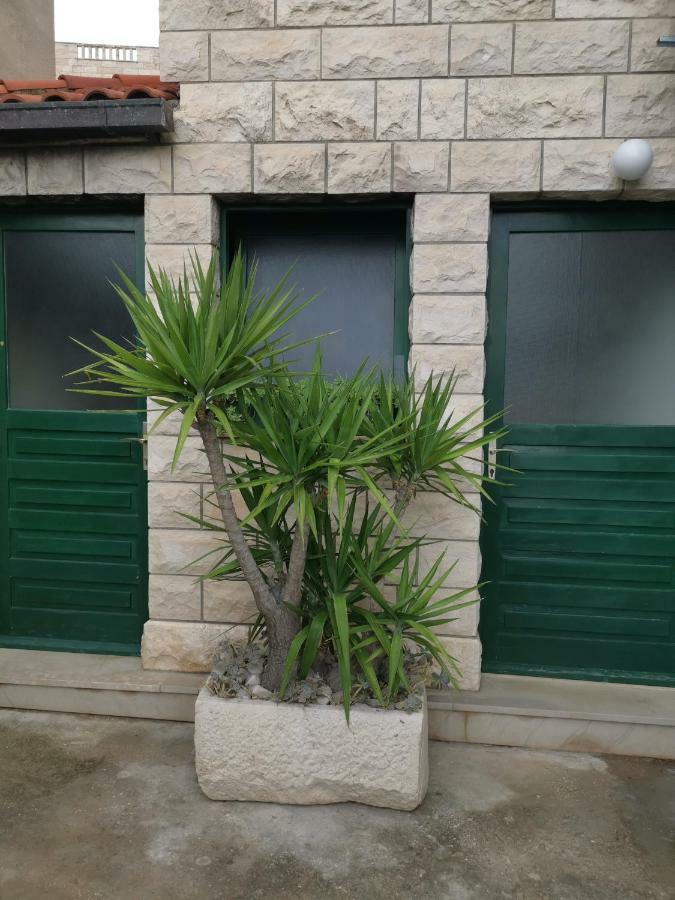 Apartments Tonkita With Jacuzzi Makarska Eksteriør billede