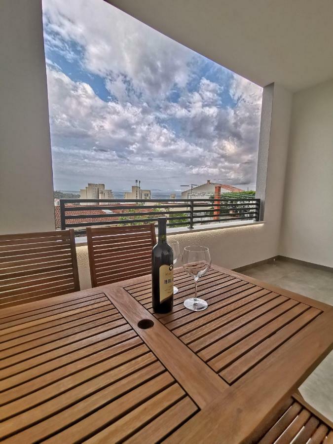 Apartments Tonkita With Jacuzzi Makarska Eksteriør billede