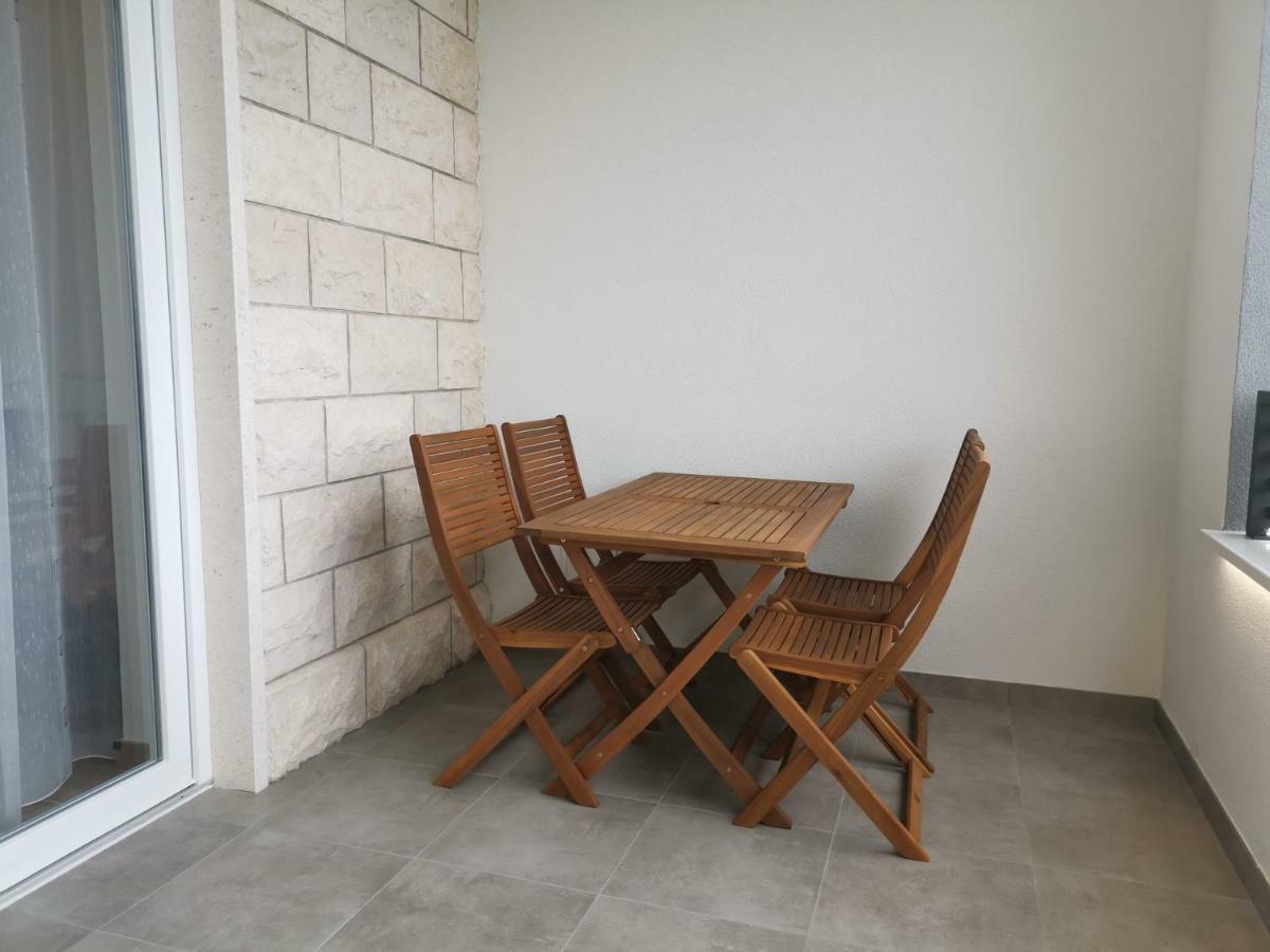 Apartments Tonkita With Jacuzzi Makarska Eksteriør billede